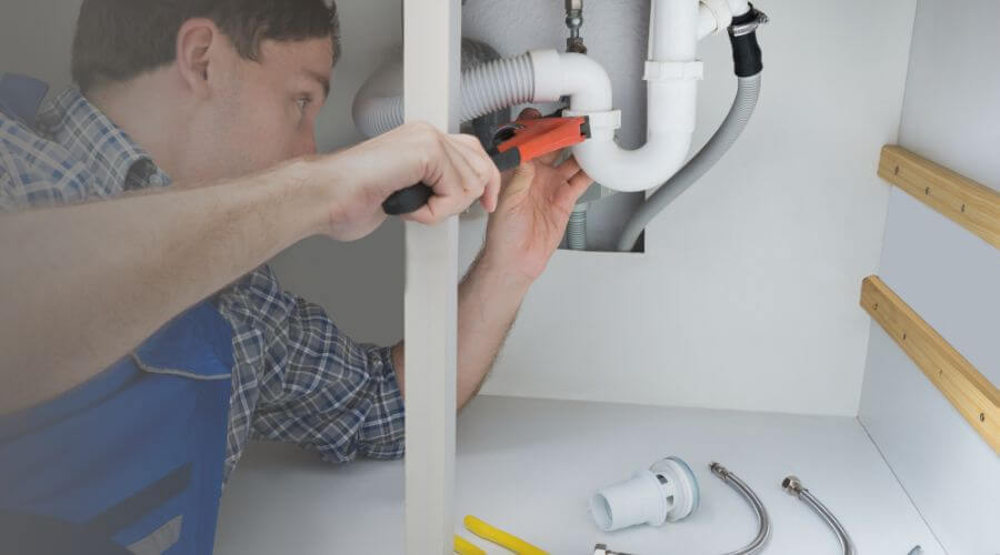 Professional clogged toilet repair in Tuscumbia, MO